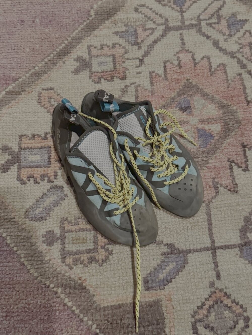 Scarpa Vapor women's lace up rock climbing shoe size US 8